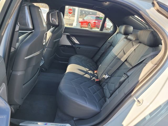 Used 2025 BMW 740i xDrive image 9