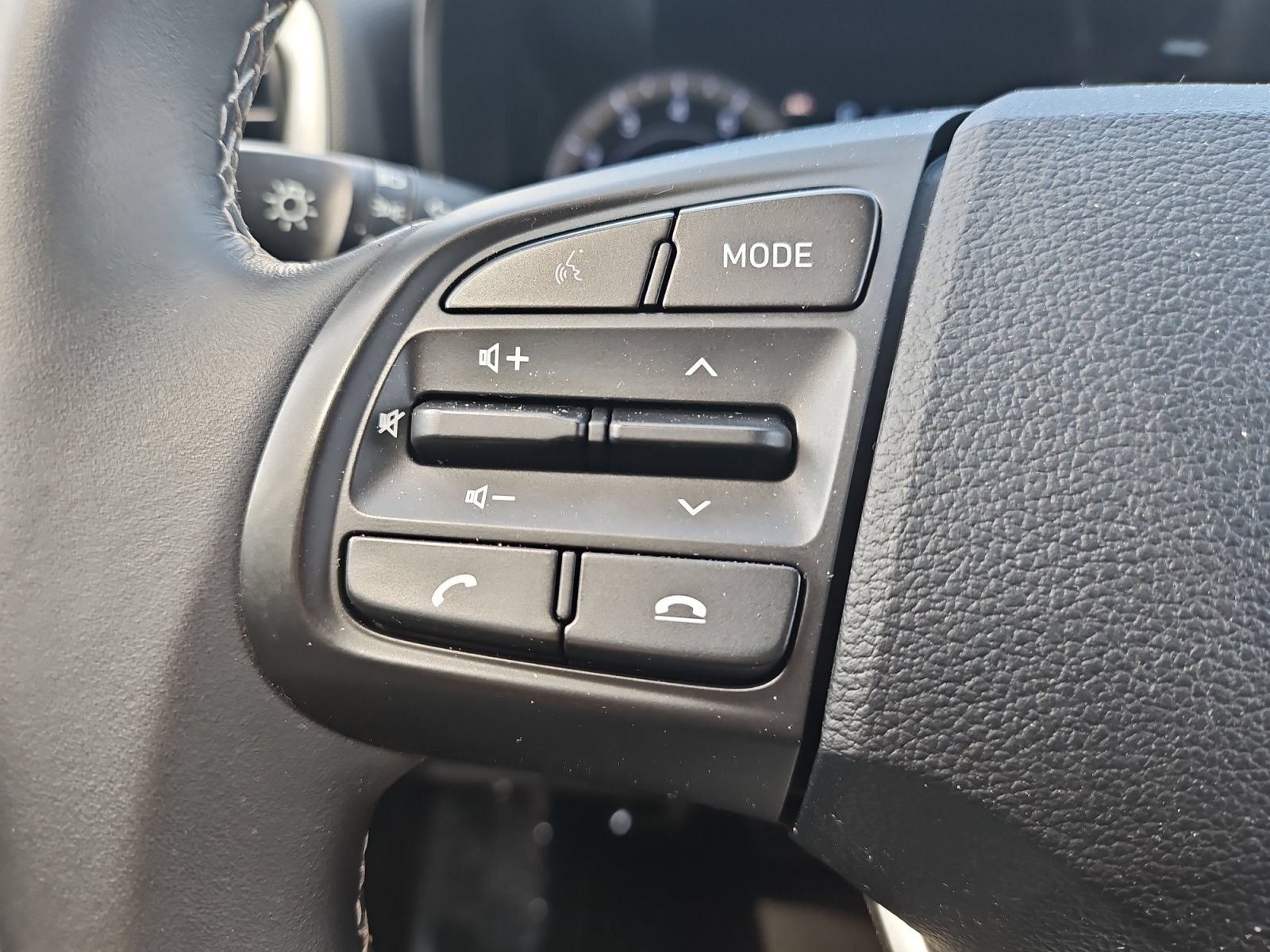 Used 2022 Hyundai Venue SEL FWD image 24