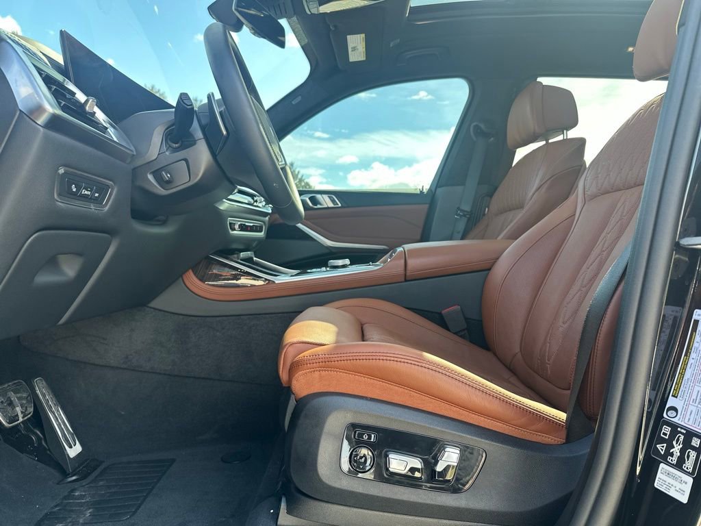 Certified 2025 BMW X7 M60i image 12