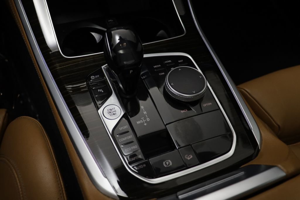 Used 2021 BMW X5 xDrive40i w/ M Sport Package image 12