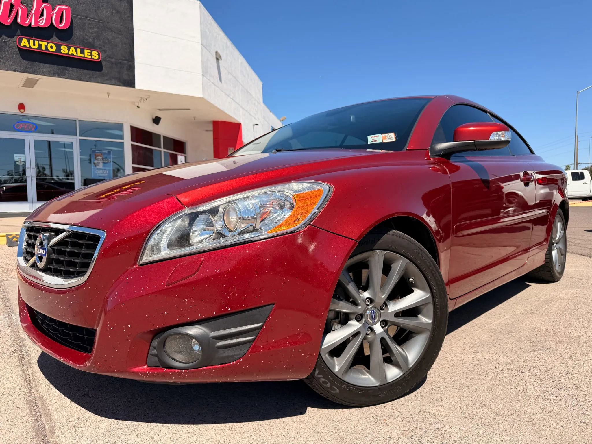 Used 2011 Volvo C70 T5 w/ Multimedia Pkg image 1