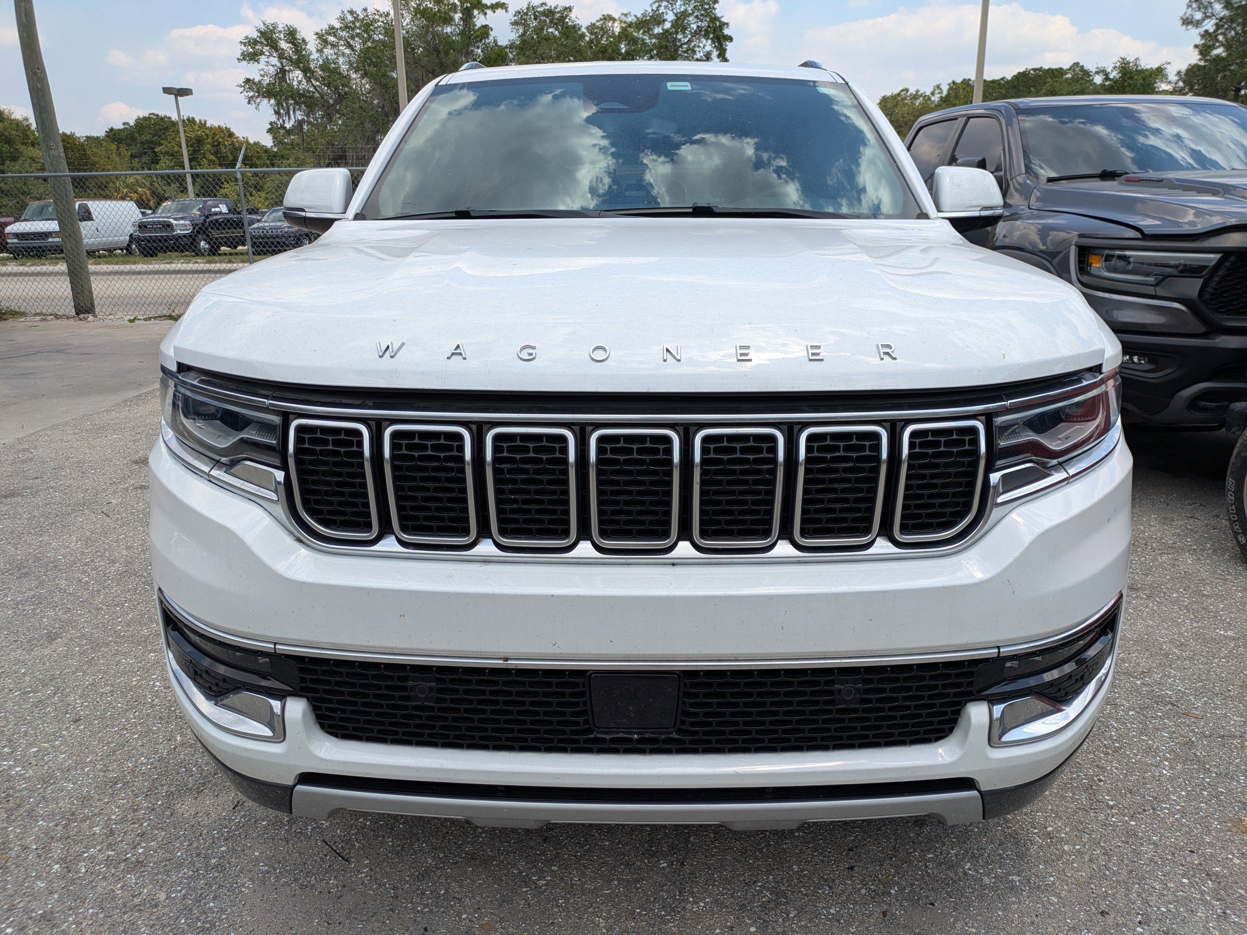 Used 2022 Jeep Wagoneer Series II RWD image 4