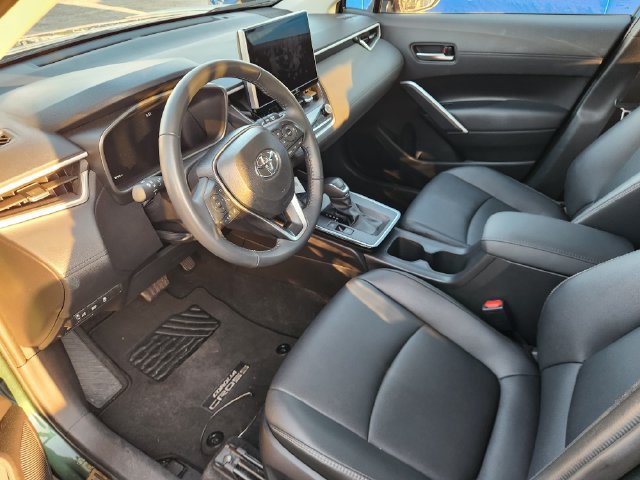 Used 2026 Toyota Corolla Cross XLE w/ Convenience Package FWD image 8