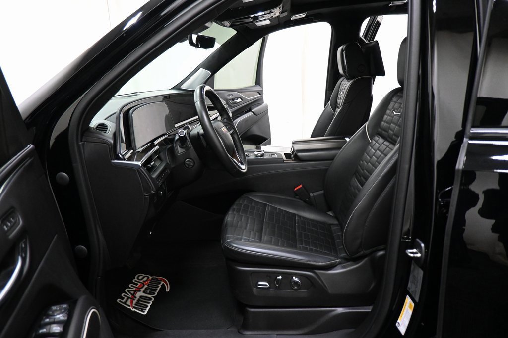 Used 2023 Cadillac Escalade ESV Sport Platinum image 8