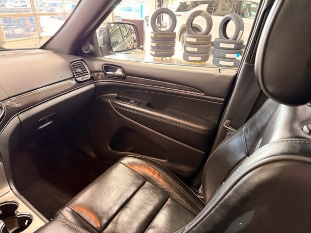Used 2019 Jeep Grand Cherokee Overland AWD/4WD image 17