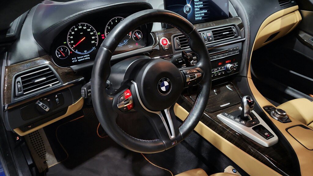 Used 2014 BMW M6 Gran Coupe w/ Executive Package RWD image 28
