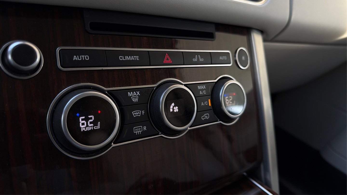 Used 2016 Land Rover Range Rover HSE image 28