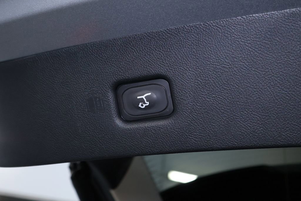 Used 2023 Lincoln Nautilus AWD w/ Premium Package image 17