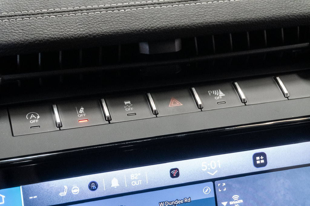 New 2026 Jeep Grand Cherokee Altitude AWD/4WD image 17