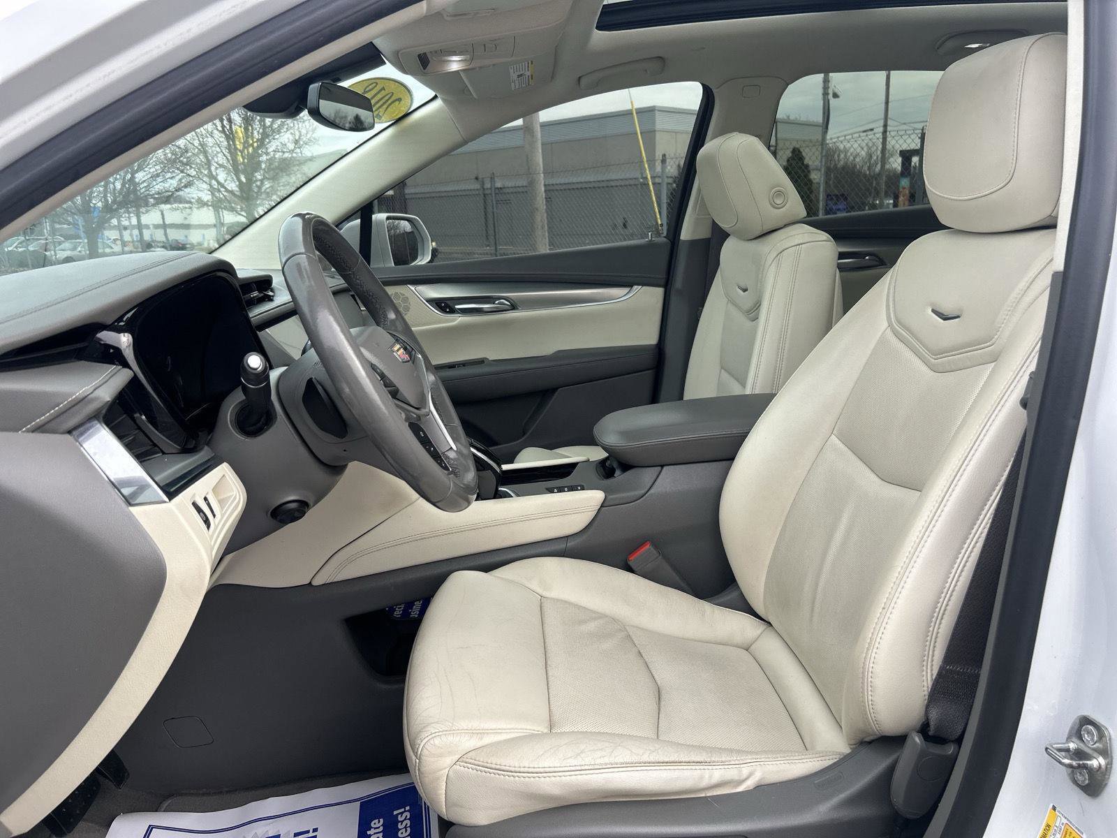 Used 2018 Cadillac XT5 Premium Luxury AWD/4WD image 11