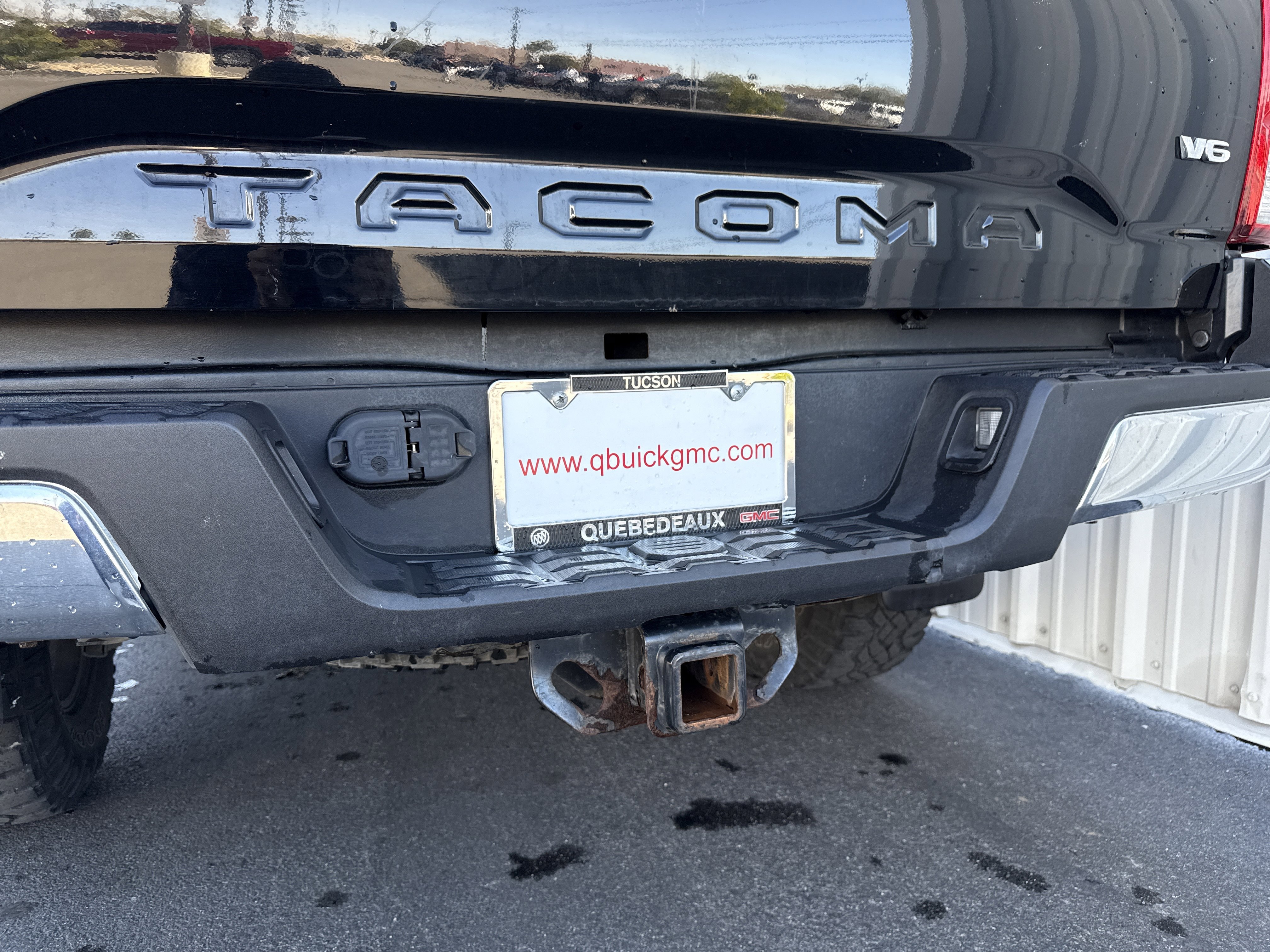 Used 2017 Toyota Tacoma TRD Off-Road w/ Tow Package (A/T) image 12