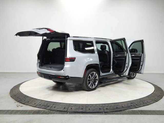 Used 2022 Jeep Wagoneer Series III w/ Premium Group I image 15