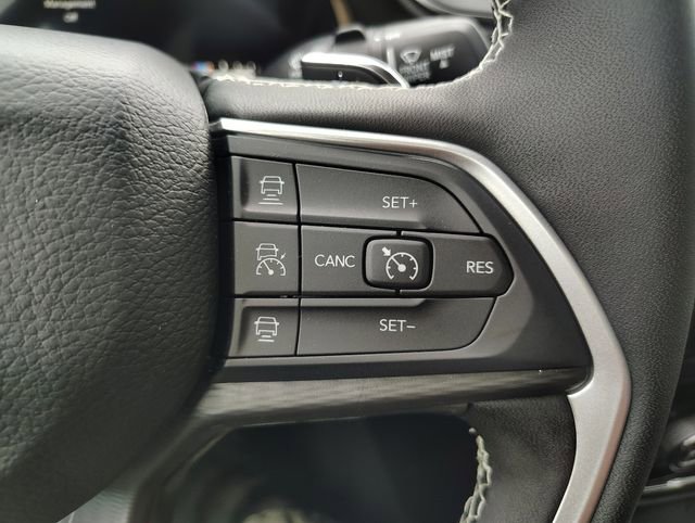 New 2025 Jeep Grand Cherokee L Laredo AWD/4WD image 16
