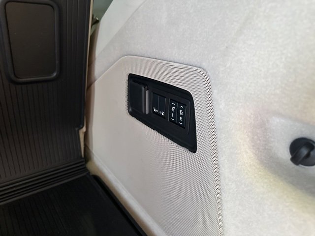Used 2024 Cadillac Escalade Premium Luxury Platinum image 25