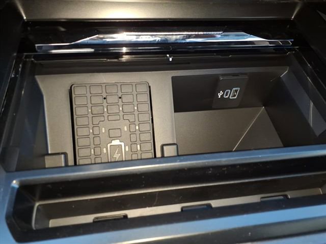 New 2026 Ford F250 Lariat w/ Black Appearance Package image 12