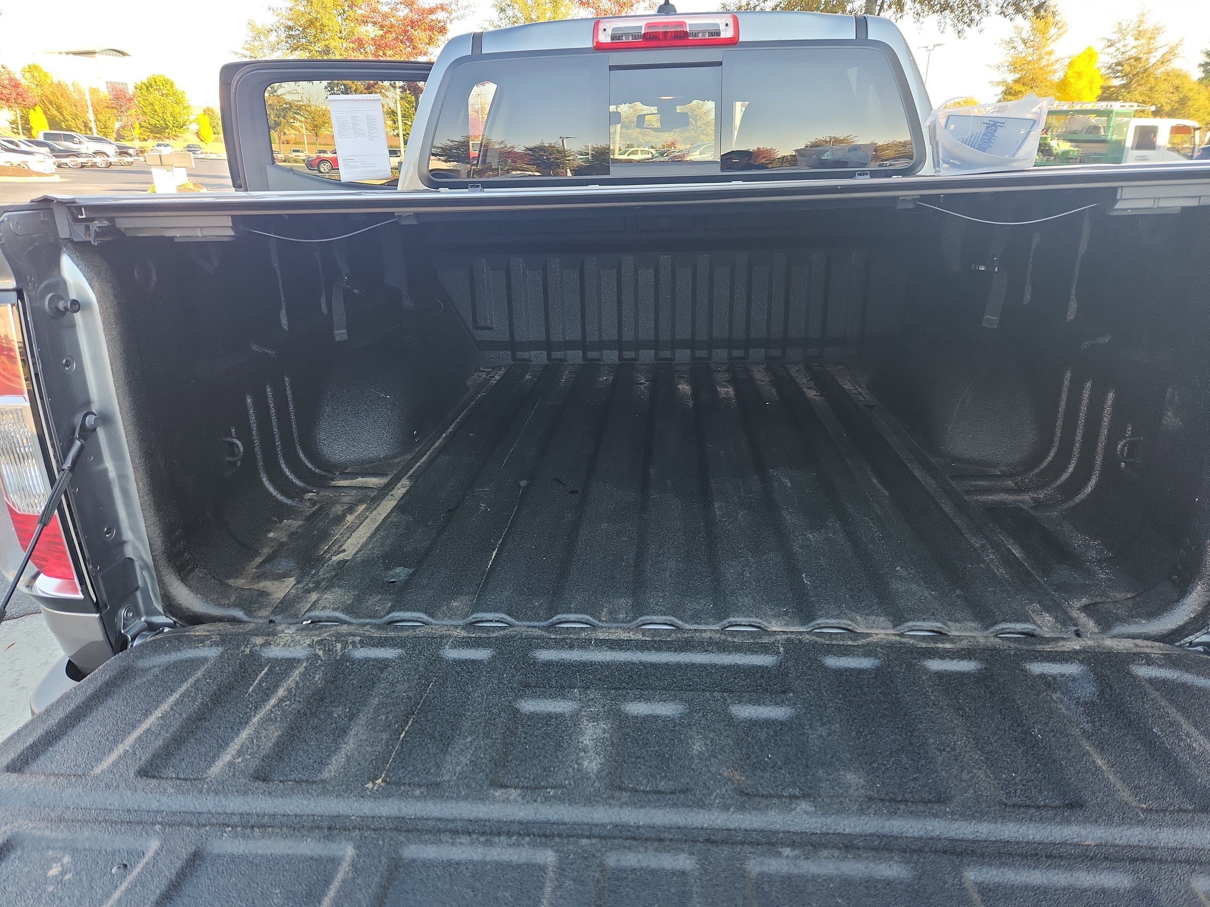 Used 2022 GMC Canyon AT4 image 30