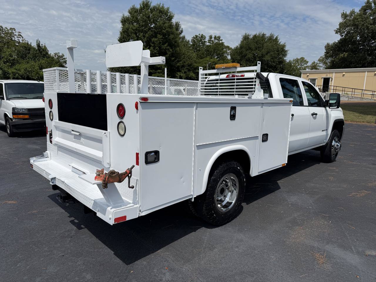 Used 2016 GMC Sierra 3500 2WD Crew Cab w/ Sierra Convenience Package image 4