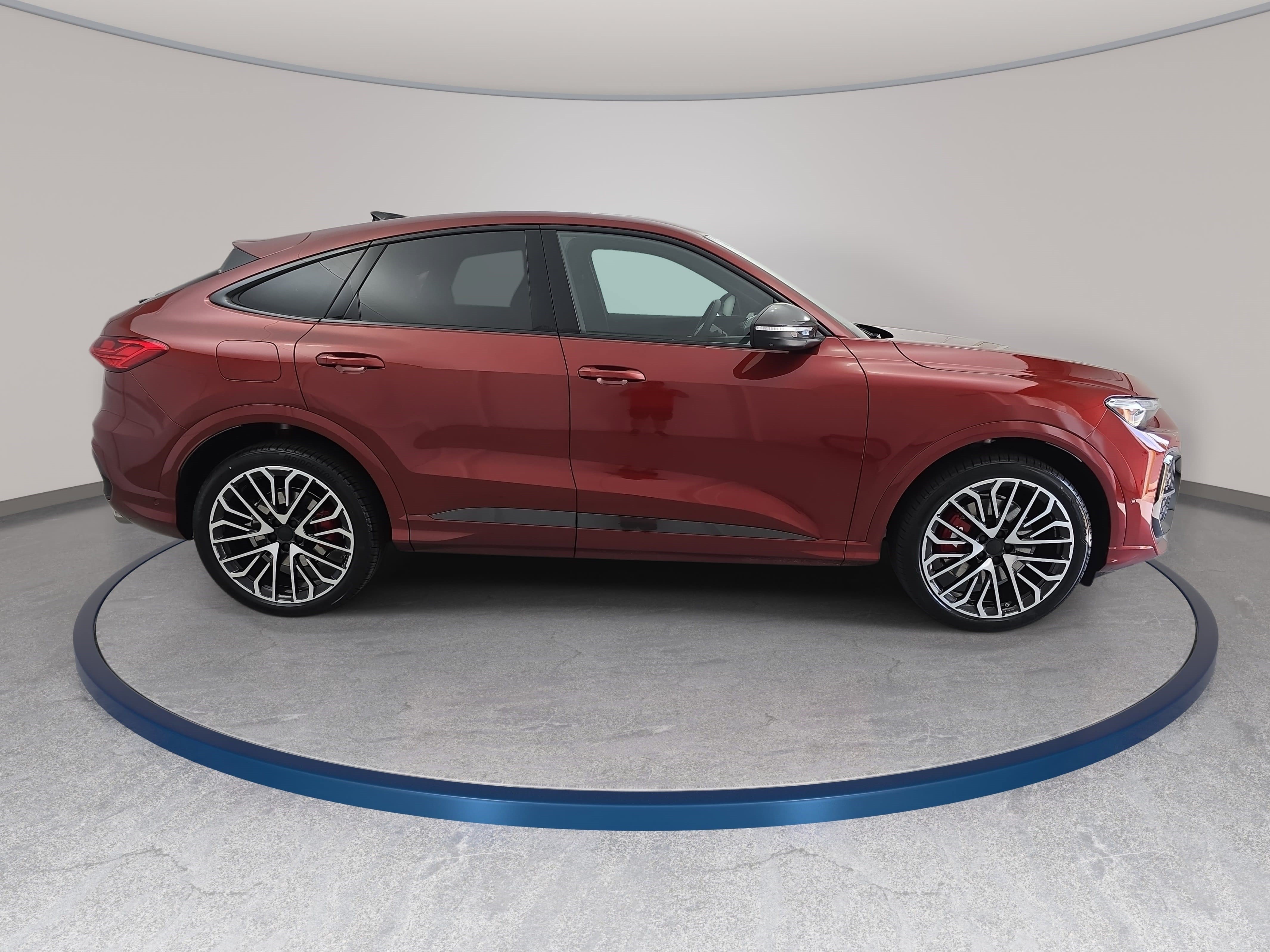New 2026 Audi SQ5 Prestige AWD/4WD image 4