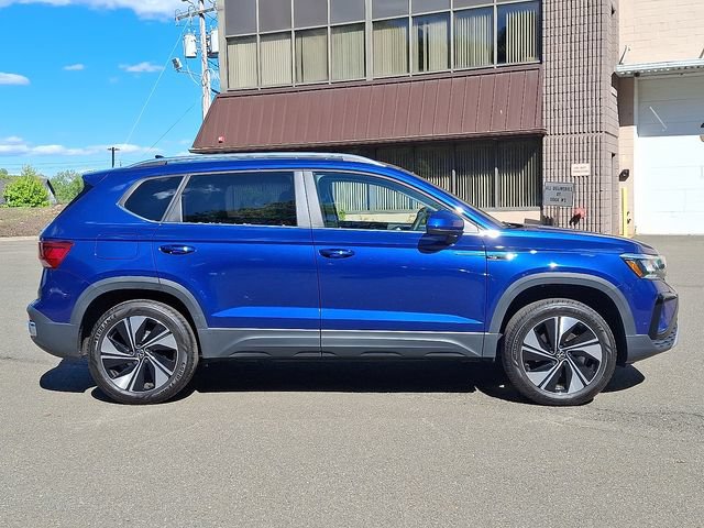 Certified 2023 Volkswagen Taos SE w/ Panoramic Sunroof Package AWD/4WD image 12