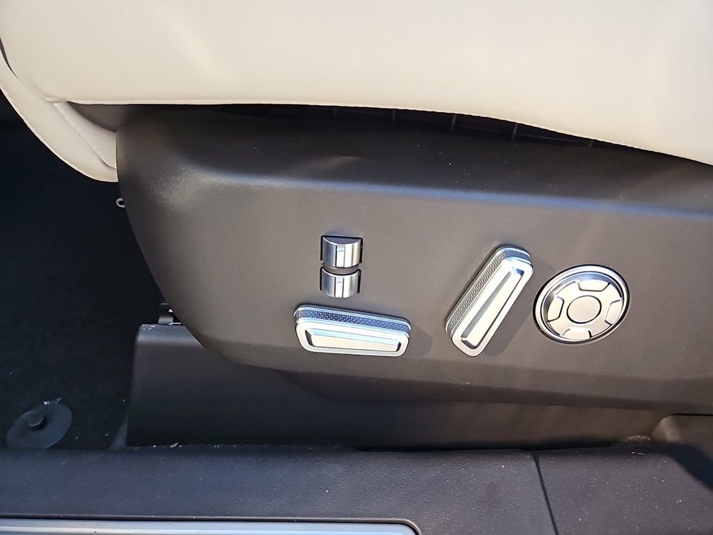 New 2025 Lincoln Nautilus Black Label AWD/4WD image 18