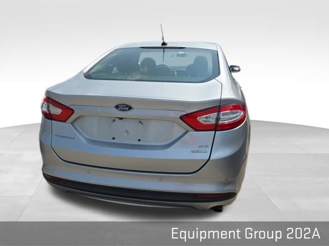 Used 2015 Ford Fusion SE w/ Equipment Group 202A FWD image 6