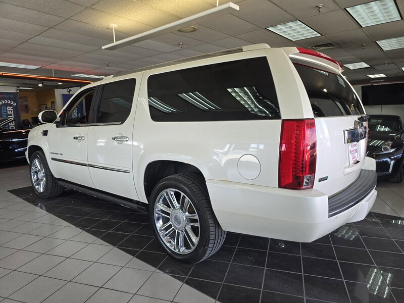 Used 2010 Cadillac Escalade ESV Premium AWD/4WD image 6