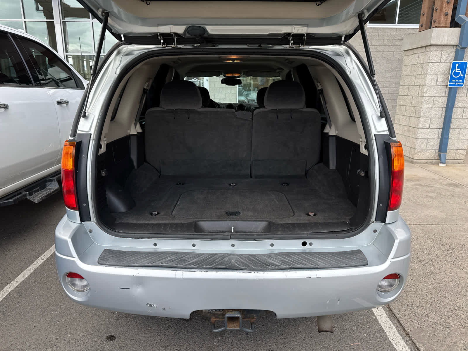 Used 2008 GMC Envoy SLE image 33