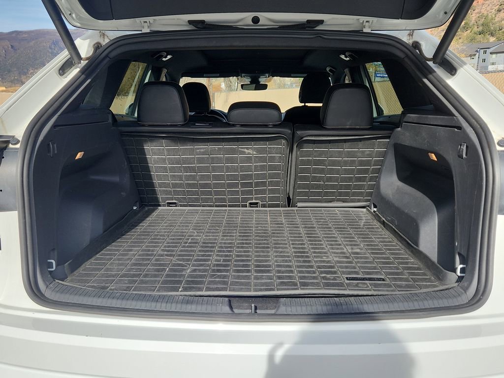 Used 2022 Volkswagen Atlas Cross Sport SEL Premium R-Line image 13