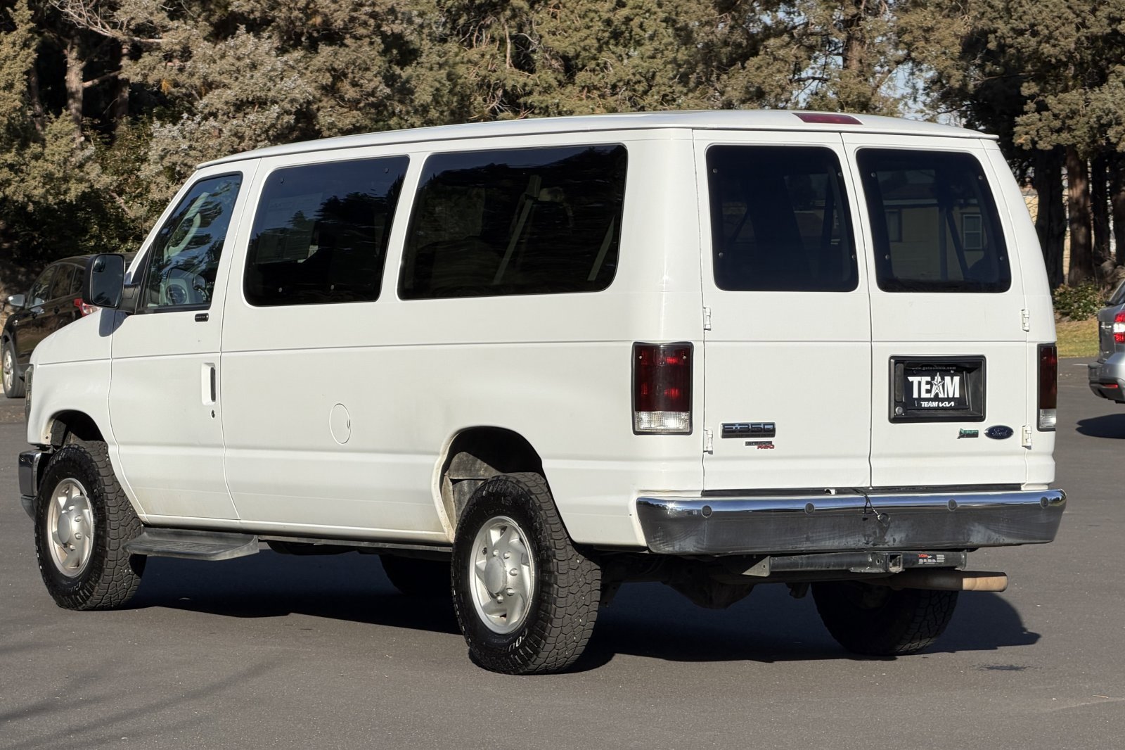 Used 2011 Ford E-350 and Econoline 350 XLT image 6