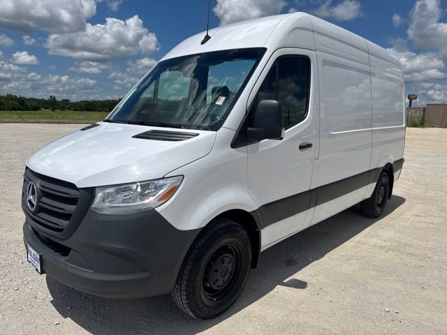 Used 2025 Mercedes-Benz Sprinter 2500 image 1