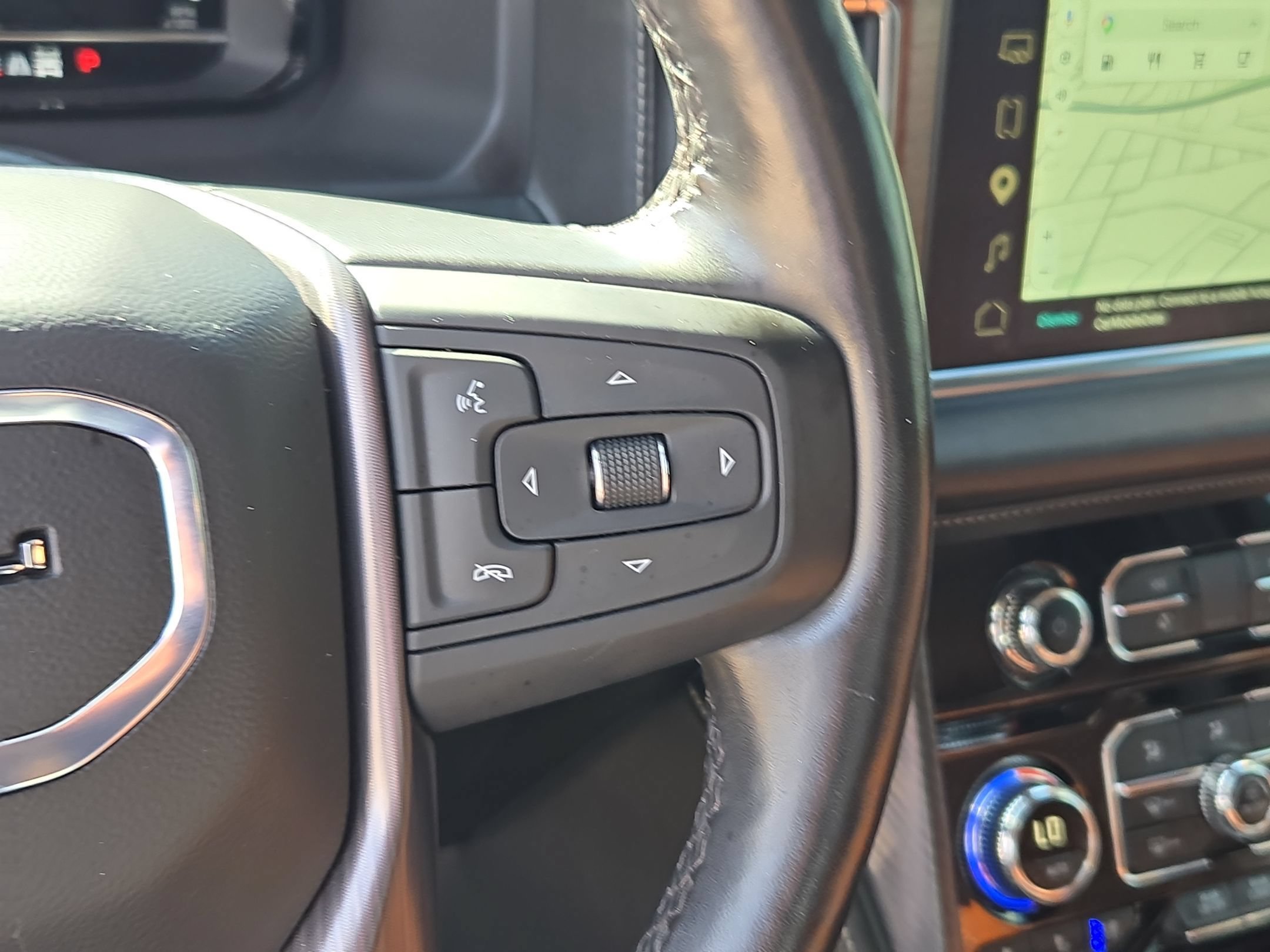 Used 2024 GMC Yukon Denali Ultimate AWD/4WD image 23