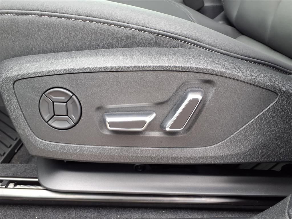New 2026 Audi Q3 quattro 2.0T AWD/4WD image 9