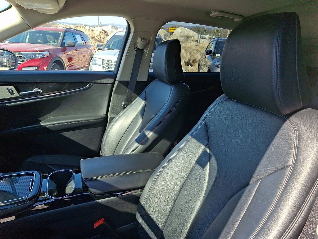Used 2022 Lincoln Nautilus AWD image 14
