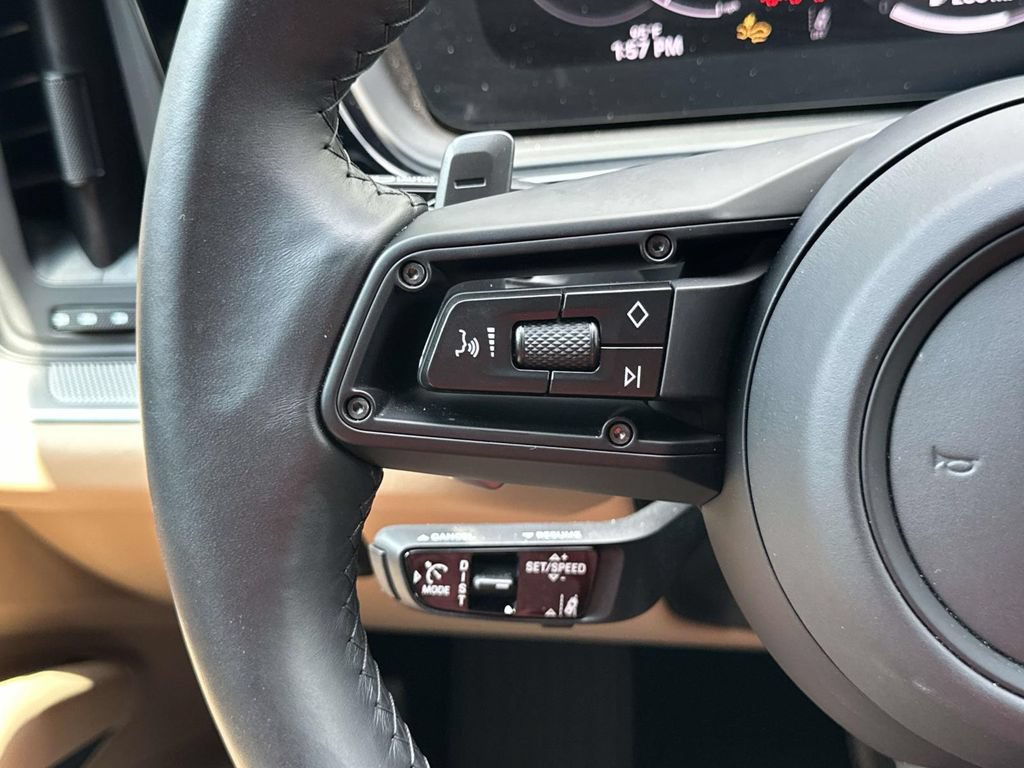 Certified 2025 Porsche Cayenne E-Hybrid AWD/4WD image 22