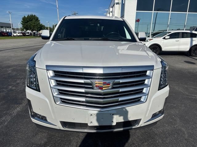 Used 2018 Cadillac Escalade Platinum AWD/4WD image 3