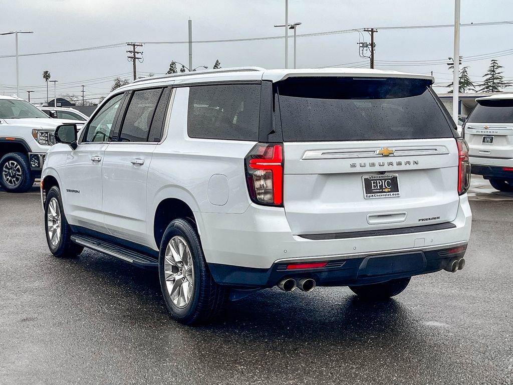 Used 2023 Chevrolet Suburban Premier image 2