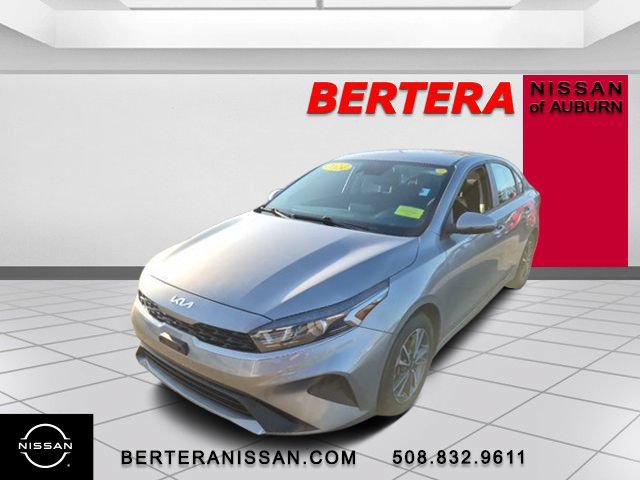 Used 2024 Kia Forte LXS w/ LXS Technology Package FWD image 5