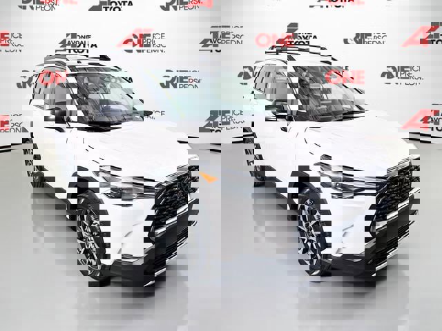 Certified 2025 Toyota Corolla Cross XLE w/ Convenience Package image 1
