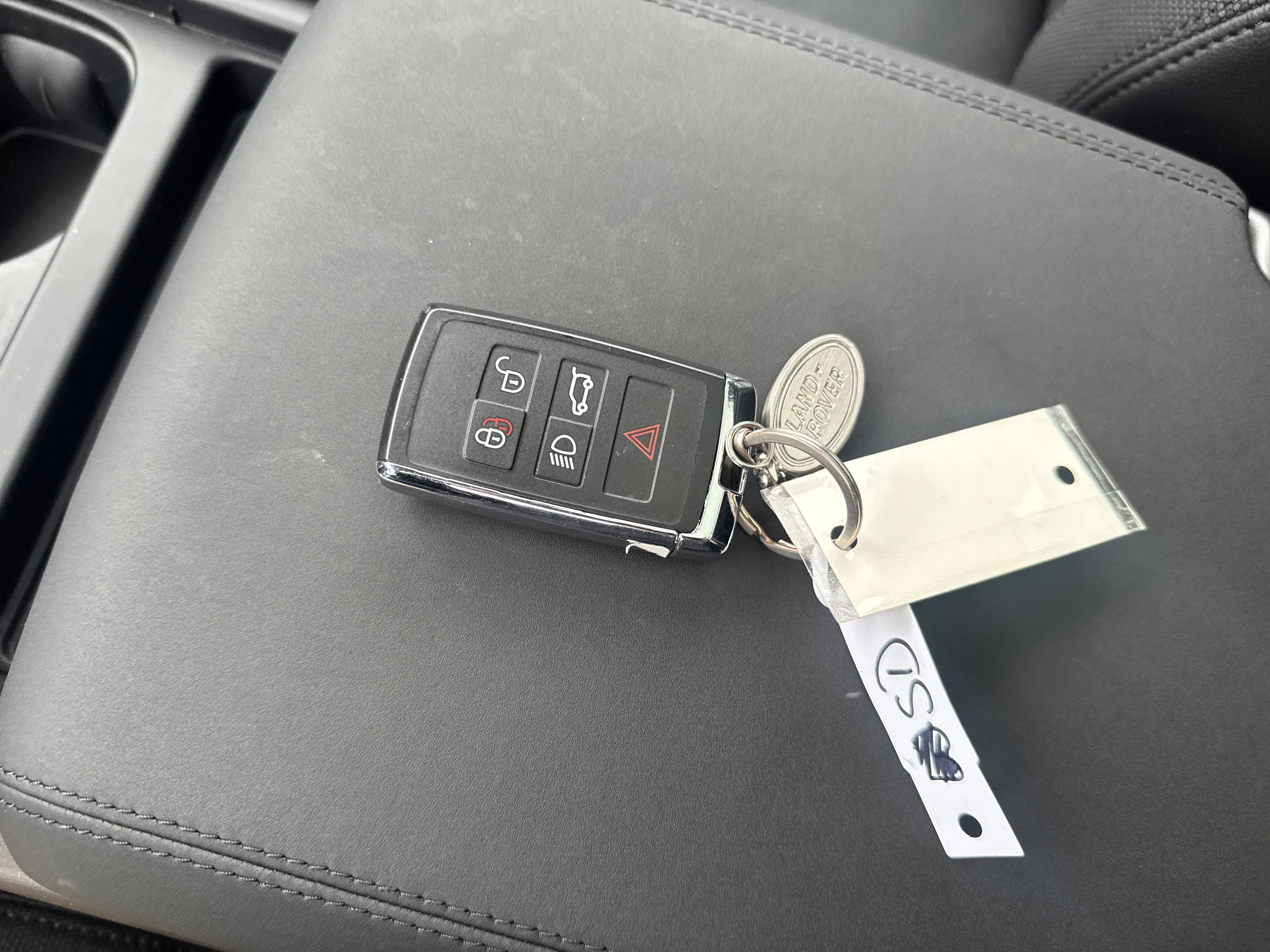 Used 2024 Land Rover Defender 110 X-Dynamic SE image 30