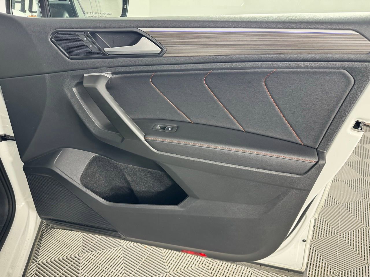 Used 2024 Volkswagen Tiguan Wolfsburg Edition image 28