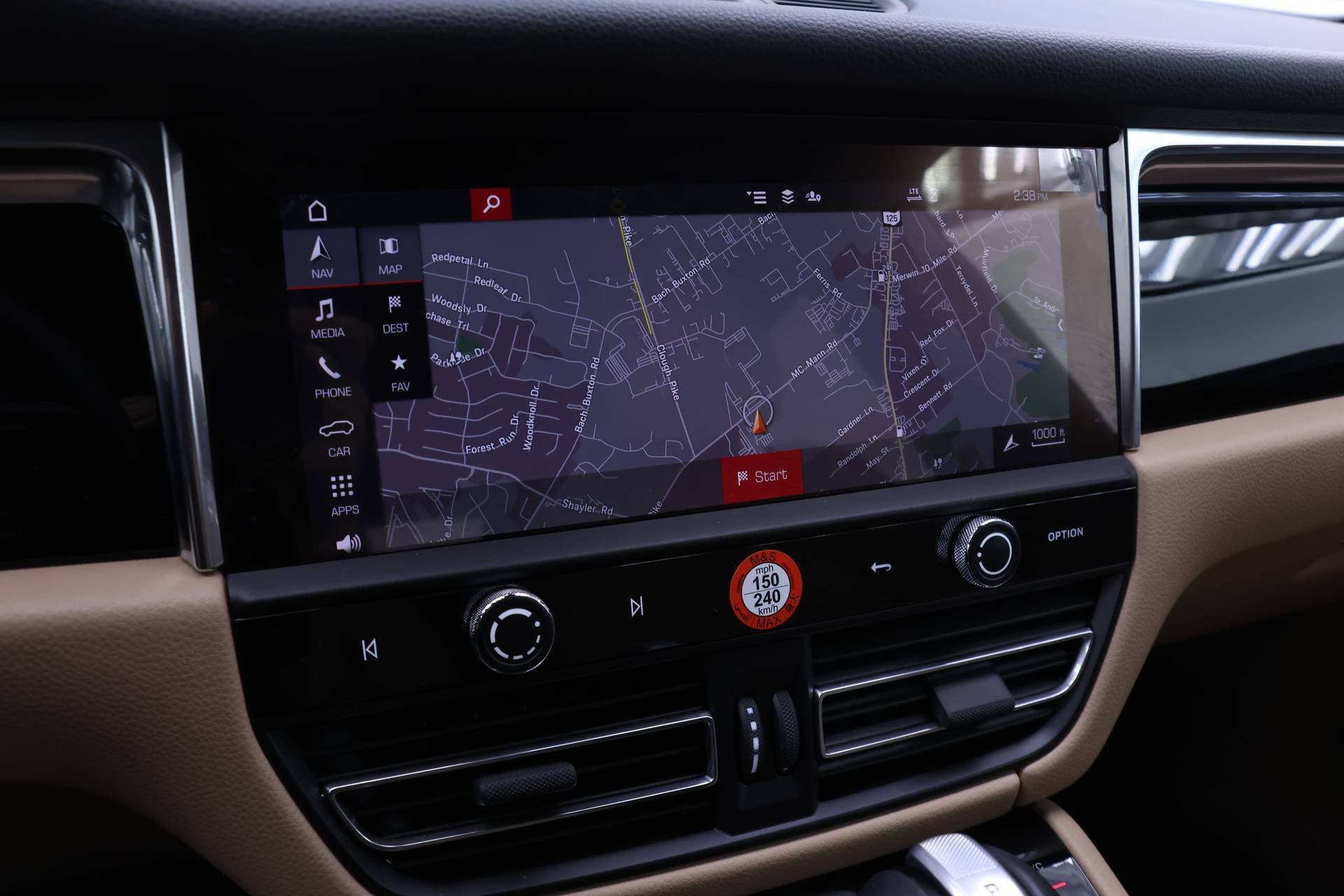 Used 2025 Porsche Macan image 12