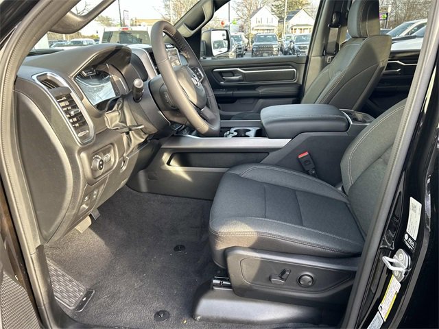 New 2026 RAM 1500 4x4 Crew Cab image 4
