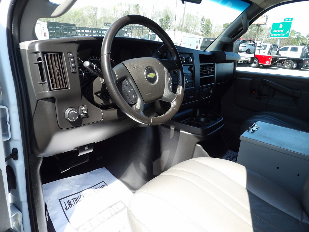 Used 2021 Chevrolet Express 3500 w/ Driver Convenience Package image 16