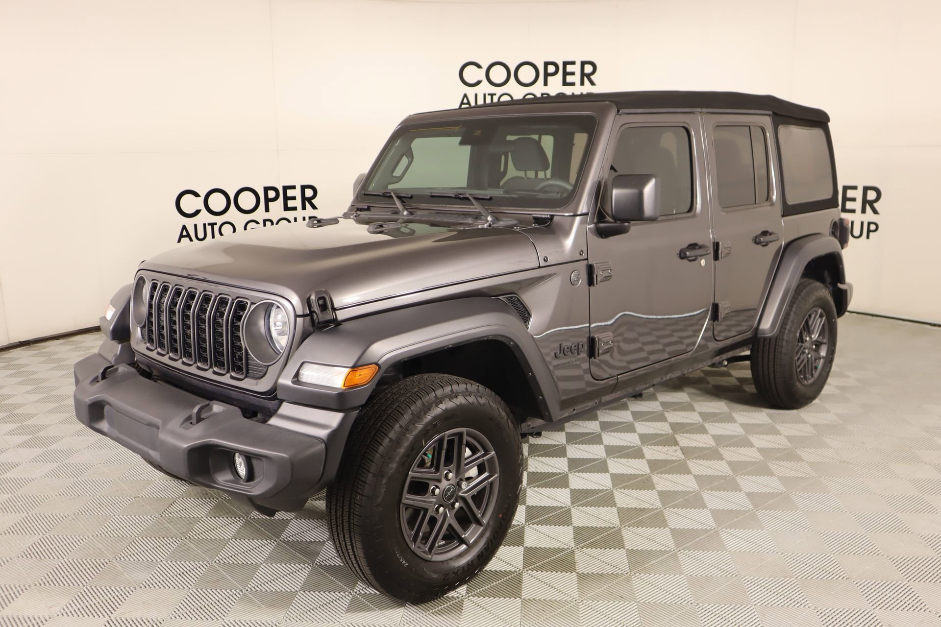 Used 2024 Jeep Wrangler Sport S image 10