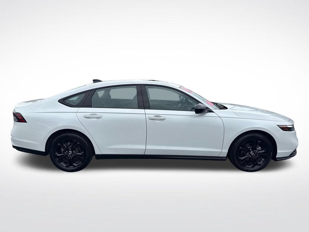 Used 2025 Honda Accord SE image 6