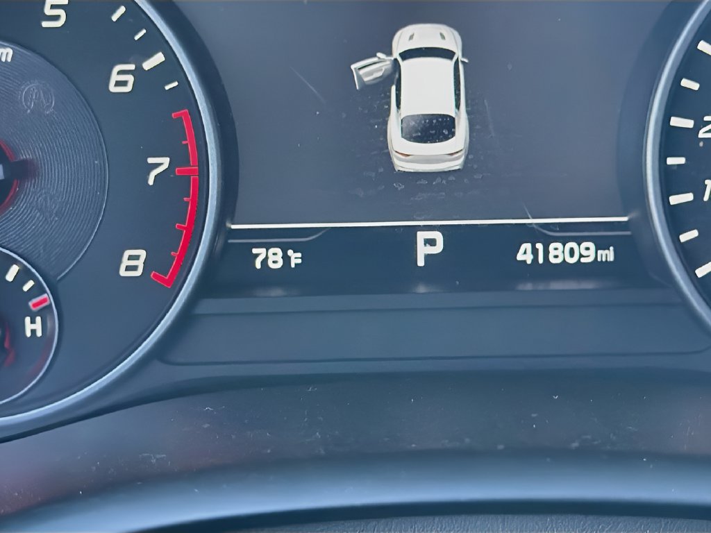 Used 2018 Kia Stinger GT2 RWD image 12