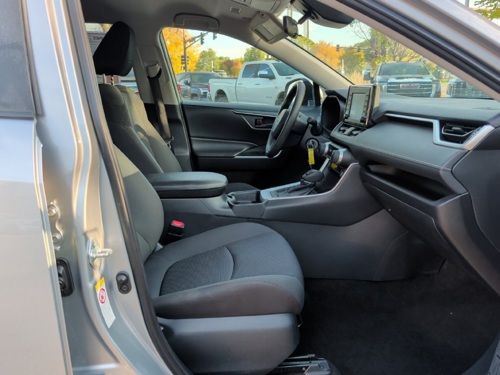 Used 2019 Toyota RAV4 LE w/ All Weather Liner Package AWD/4WD image 37
