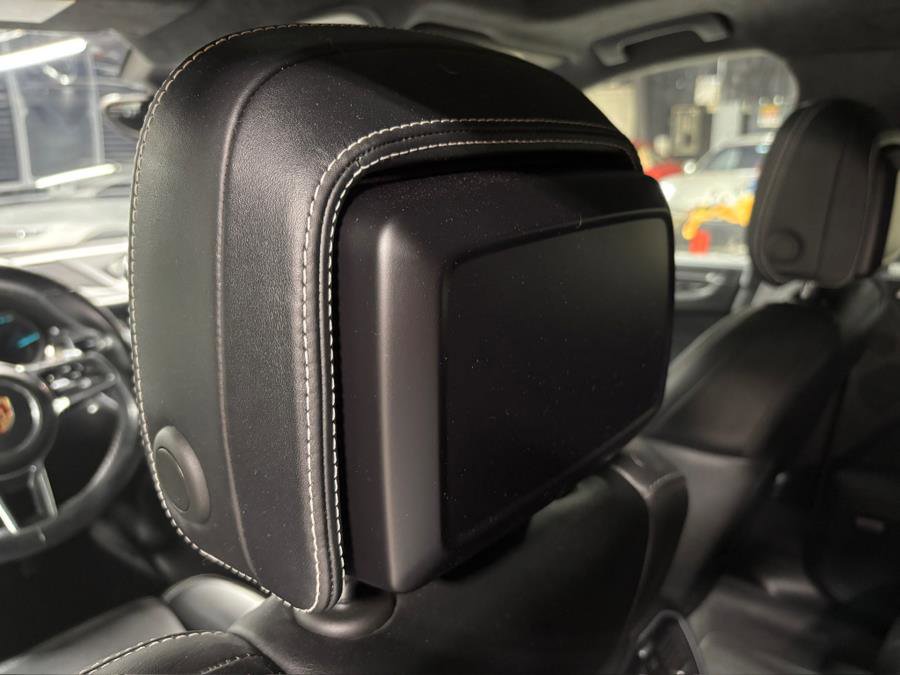 Used 2018 Porsche Macan Turbo image 27