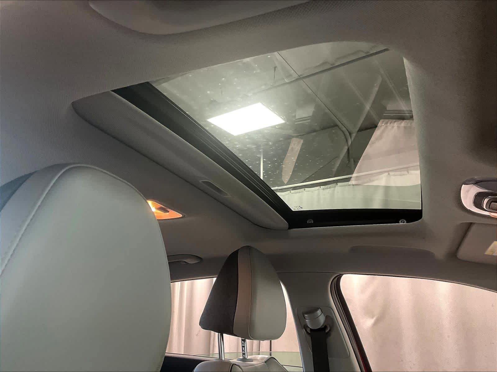 Certified 2025 Hyundai Elantra Limited FWD image 41