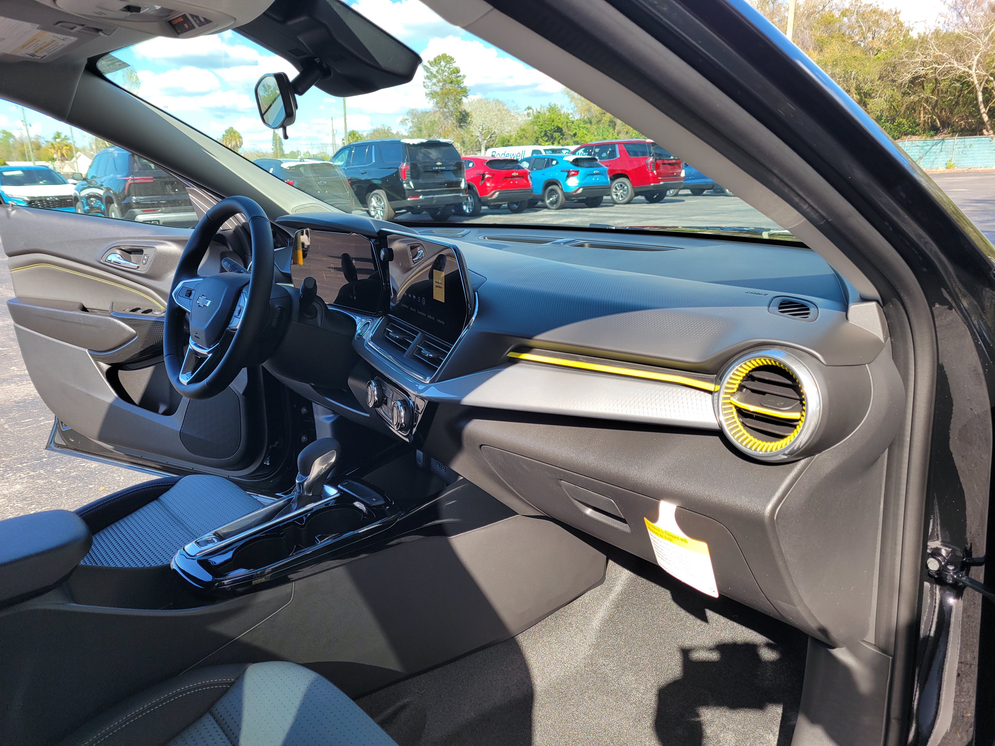 New 2026 Chevrolet Trax LT w/ Driver Confidence Package FWD image 26